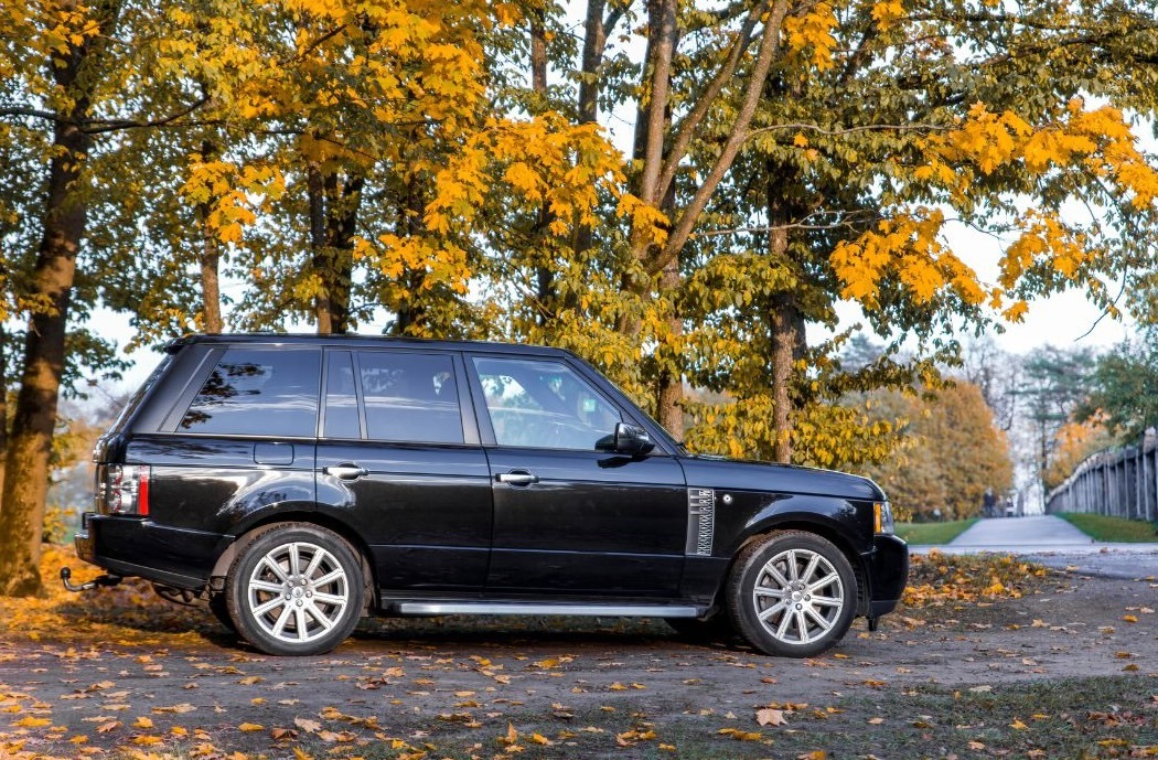 land rover car